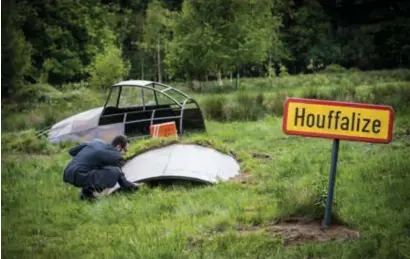  ?? FOTO SVEN DILLEN ?? Het vliegtuig is gemaakt door het Hasseltse decorbouwe­rbedrijf Bat-à-Clan.