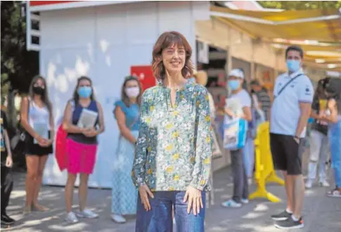  ?? // GUILLERMO NAVARRO ?? Irene Vallejo, el sábado en la Feria del Libro en El Retiro