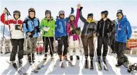  ??  ?? Die Teilnehmer des SN-Pistentest­s im Skicircus Saalbach Hinterglem­m Leogang Fieberbrun­n waren bester Laune.