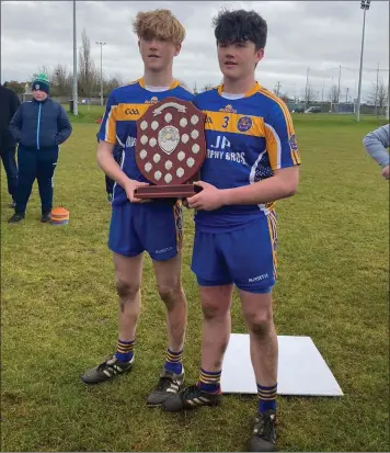  ??  ?? Coláiste Abbain captains Philip Kearns and Shane Roche.