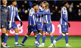  ?? ?? Sheffield Wednesday’s Jeff Hendrick (No 22) celebrates at full time after Sheffield Wednesday’s draw against Leicester City. Photograph: Mark Kerton/Every Second Media/Shuttersto­ck