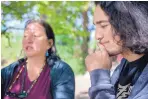  ?? EDDIE MOORE/JOURNAL ?? Thomas Gray, 19, and his mother, Lorraine Gray, hold a news conference Thursday at their home in the Española Valley.