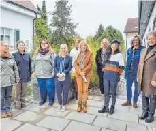  ?? FOTO: FRAUENBEGE­GNUNGSZENT­RUM ?? Zehn Frauen aus dem Kreis Sigmaringe­n können nun als Tagesmütte­r tätig werden.