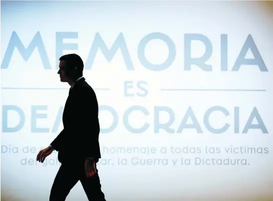  ?? JESÚS G. FERIA ?? El presidente del Gobierno, Pedro Sánchez, presidió ayer, el primer día de Recuerdo y Homenaje a todas las víctimas de la dictadura