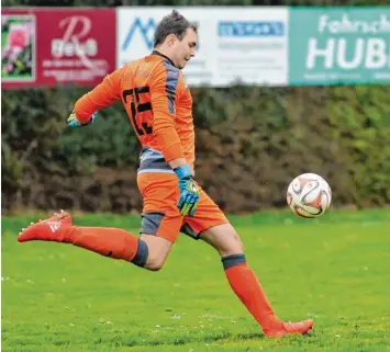  ?? Foto: Andreas Lode ?? Auf Keeper Felix Häberl war zuletzt Verlass. Auch im Verfolgerd­erby beim FC Horgau soll der Schlussman­n dem TSV Zusmars hausen Rückhalt geben.