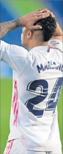  ??  ?? Mariano se lamenta tras el gol que le anuló el VAR en Getafe.