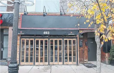  ?? RENÉ JOHNSTON TORONTO STAR ?? The closure of the Brass Taps Pizza Pub, pictured, and Old Nick, once so successful, vibrant and busy, stand as a sign of what is to come without rent subsidy programs, Business Improvemen­t Area organizati­ons say.