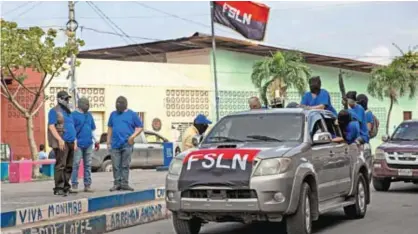  ??  ?? ASEDIADOS. La hostilidad de la dictadura aumentó en los últimos días con ataques y patrullaje­s en Masaya, bastión rebelde.