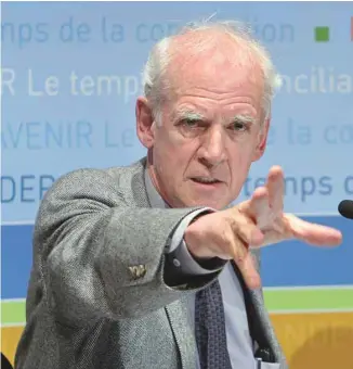  ?? JACQUES NADEAU LE DEVOIR ?? Charles Taylor s’est récemment dissocié des conclusion­s du rapport Bouchard-Taylor en ce qui concerne le port de signes religieux par des personnes représenta­nt l’autorité coercitive de l’État pour affirmer son opposition à ce qu’il qualifie de...