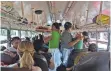  ?? FOTO: BÖHRINGER ?? Alltag in Managua: die Fahrt im übervollen Bus.
