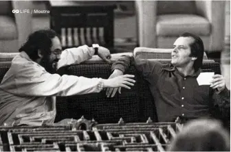  ??  ?? In senso orario: Stanley Kubrick e Jack Nicholson sul set di Shining; 2001: Odissea nello spazio; una scena di Barry Lyndon