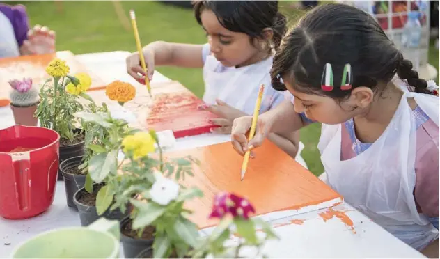  ?? WAM ?? ↑ Sharjah Art Foundation organises a summer programme for schoolchil­dren.