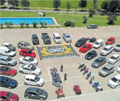  ??  ?? Operativo. Autos, motos y cuatricicl­os secuestrad­os durante los allanamien­tos del miércoles.