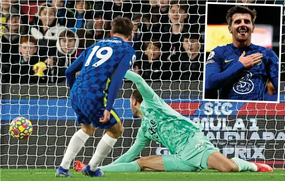  ?? GETTY IMAGES ?? Slotted finish: Mason Mount is on target to open the scoring for Chelsea and (inset) the midfielder celebrates