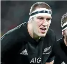  ??  ?? Brodie Retallick goes up against Italy’s back row star Sergio Parisse.