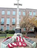  ??  ?? Maidenhead war memorial. Credit: Maria Scavetta Photogica.com