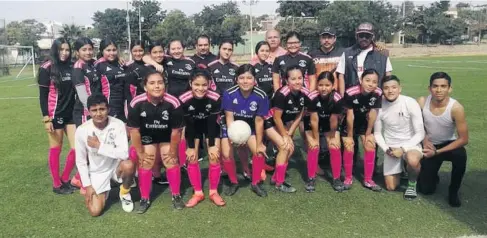  ?? FOTOS: CORTESÍA ?? > Las jugadoras juveniles ya se encuentran ansiosas por que llegue la reapertura del futbol femenil.