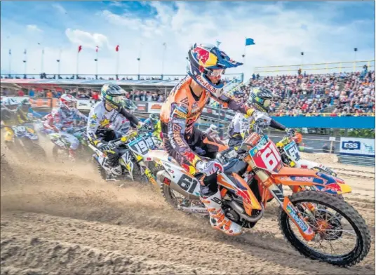  ??  ?? EL LÍDER. Jorge Prado tiene 46 puntos de ventaja sobre Pauls Jonass ante la cita final del Mundial de Motocross, este fin de semana en Ímola.