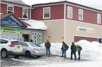  ??  ?? Le refuge Harvest House doit s’adapter au manque de lits disponible­s. - Acadie Nouvelle: Simon Delattre