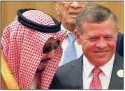  ?? (Photo AFP) ?? Le roi Abdallah II de Jordanie (à droite) et le roi saoudien Salman bin Abdulaziz al-Saud.