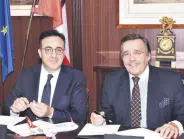  ??  ?? Turkish Airlines Chairman İlker Aycı (L) and BVMW President Mario Ohoven signed a declaratio­n of intent for a strategic partnershi­p, Feb. 18, 2019.