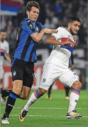  ??  ?? Décisif sur le but de Traoré, Fekir a été dans tous les bons coups, au Parc OL.