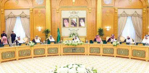  ??  ?? King Salman chairs the Cabinet session at the Al-Yamamah Palace in Riyadh on Monday. (SPA)