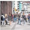  ?? RP-FOTO: HJBA ?? Ende März war das Einkaufen auf der Schadowstr­aße möglich.