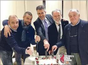  ??  ?? Festa a Centova Sirci dopo la partita con Trento insieme a sponsor e amici