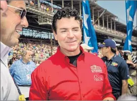  ?? Michael Hickey Getty Images ?? PAPA JOHN’S Internatio­nal is gearing up for a fight with founder John Schnatter, above in 2015. He’s the company’s largest shareholde­r with about a 30% stake.