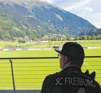  ?? FOTO: FELIX ALEX ?? Toller Ausblick, auch wenn die Mannschaft etwas weit weg ist. Aber wofür gibt es Facebook?