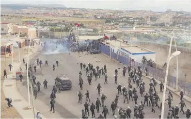  ?? EFE ?? Imagen cedida por una vecina de la zona donde tuvo lugar la tragedia, el viernes en Melilla.