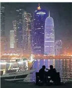  ?? FOTO: DPA ?? Die Skyline der katarische­n Metropole Doha bei Nacht.