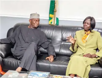  ?? FMPW&H ?? Minister of Power, Works & Housing, Babatunde Fashola, SAN (left) with the Minister of Roads and Bridges, Republic of South Sudan, Rebecca Joshua Okwaci, during a courtesy visit by the latter to the Ministry of Power, Works & Housing Headquarte­rs in...