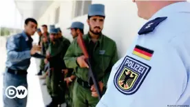  ??  ?? Обучение афганских полицейски­х