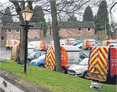  ?? Picture: Kenny McNab. ?? SGN vans in Scone as engineers went to work.