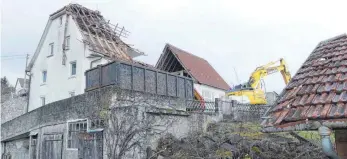  ?? FOTO: BURGHART ?? Das Gebäude, das nun abgerissen wird, wurde lange gewerblich genutzt.