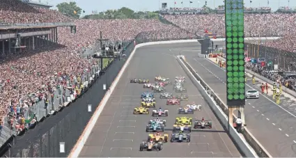  ?? 2016 INDY 500 START BY BRIAN SPURLOCK, USA TODAY SPORTS ?? The buzz at the 101st Indianapol­is 500 has centered on the IndyCar debut of Formula One star Fernando Alonso.