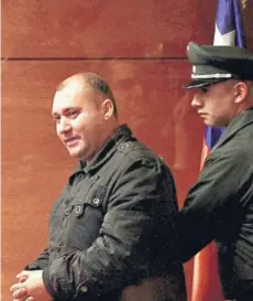  ??  ?? ► El gendarme Héctor Palma fue formalizad­o ayer por apremios ilegítimos y tortura.