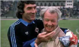  ?? ?? Billy Bingham with his goalkeeper Pat Jennings before a Northern Ireland World Cup qualifier against Romania in October 1985. Photograph: Getty Images