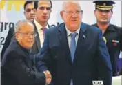  ??  ?? President Pranab Mukherjee greeting his Israeli counterpar­t Reuven Rivlin during the Agro Tech fair in Chandigarh. SANJEEV SHARMA/HT