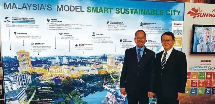  ??  ?? Natural Resources and Environmen­t Minister Datuk Seri Dr Wan Junaidi Tuanku Jaafar (left) and Dr Cheah at Sustainabi­lity Summit Asia 2017.