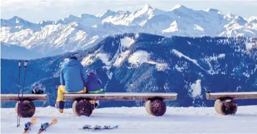  ?? BILD: SN/HEINZ BAYER ?? Genuss pur: Beim Skifahren in der Vorsaison gibt es keine Drängelei. Trotzdem nutzen nur wenige die Ruhe vor dem (An-)Sturm.