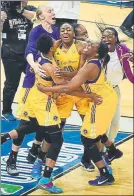  ?? FOTO: EFE ?? Euforia de las Sparks al final