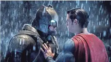  ?? CLAY ENOS, WARNER BROS. ?? Batman (Ben Affleck) and Superman’s (Henry Cavill) latest clash is in Batman v Superman: Dawn of Justice, out Friday.