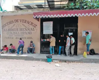  ?? ALBERGUE DECANAL GUADALUPAN­O ?? Mudança. Com pandemia, número de pessoas que passam por albergue diminui a cada mês