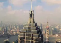  ??  ?? Če nisi občudoval razgleda iz Šanghajske­ga stolpa (Shanghai Tower), sploh nisi bil v Šanghaju (naviti vstopnini se lahko izogneš tako, da se namesto na stolp povzpneš na teraso hotela Hyat).