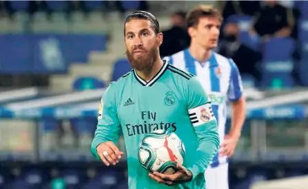  ?? REUTERS &
GETTY IMAGES ?? Finding the net: Sergio Ramos became the top-scoring defender in La Liga history in Real Madrid’s defeat of Real Sociedad. (Facing page) Romelu Lukaku scored his 18th goal of the season for Inter Milan — more than
Cristiano Ronaldo did in his debut campaign with the team.