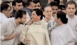  ?? — PTI, ASIAN AGE ?? UPA chairperso­n Sonia Gandhi, Congress chief Rahul Gandhi, BSP supremo Mayawati, West Bengal chief minister Mamata Banerjee and RJD leader Tejashwi Yadav ( above) during the swearing- in ceremony of H. D. Kumaraswam­y as CM of Karnataka in Bengaluru on...