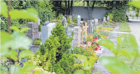  ?? FOTO: SCHOLZ ?? In Blaubeuren wurde über das Bestattung­swesen – die Friedhofs- und die Gebührenor­dnung – gesprochen.